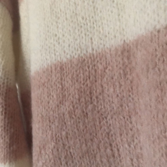 American eagle ladies medium sweater - Picture 12 of 12